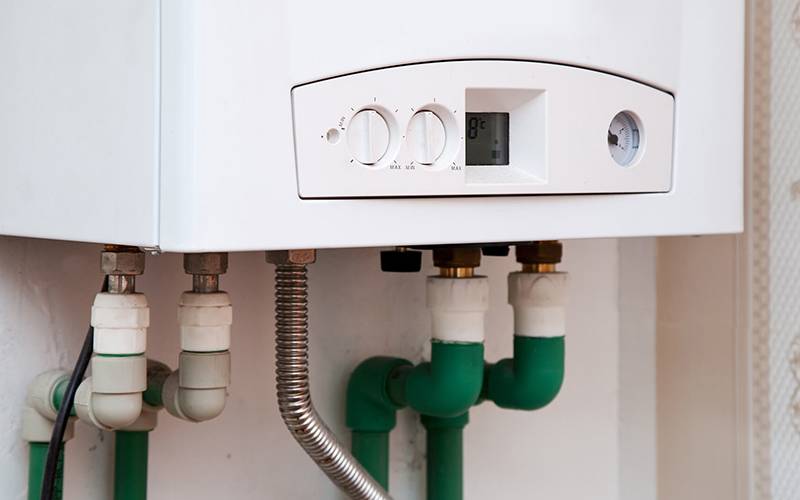 tankless-vs-tank-water-heater-asheville